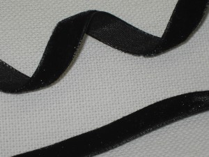 tasiemka ozdobna aksamitka czarna szer. 10 mm