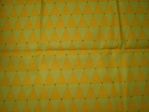 Tkanina bawełniana żółte trójkąty)