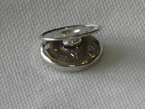 ZATRZASKI  DUŻE 25mm kolor NIKIEL