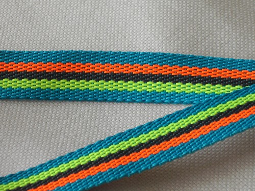 taśma turkus z neonem.jpg